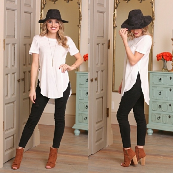 sᴀʟᴇ! White Side Slit Tunic - Picture 3 of 3